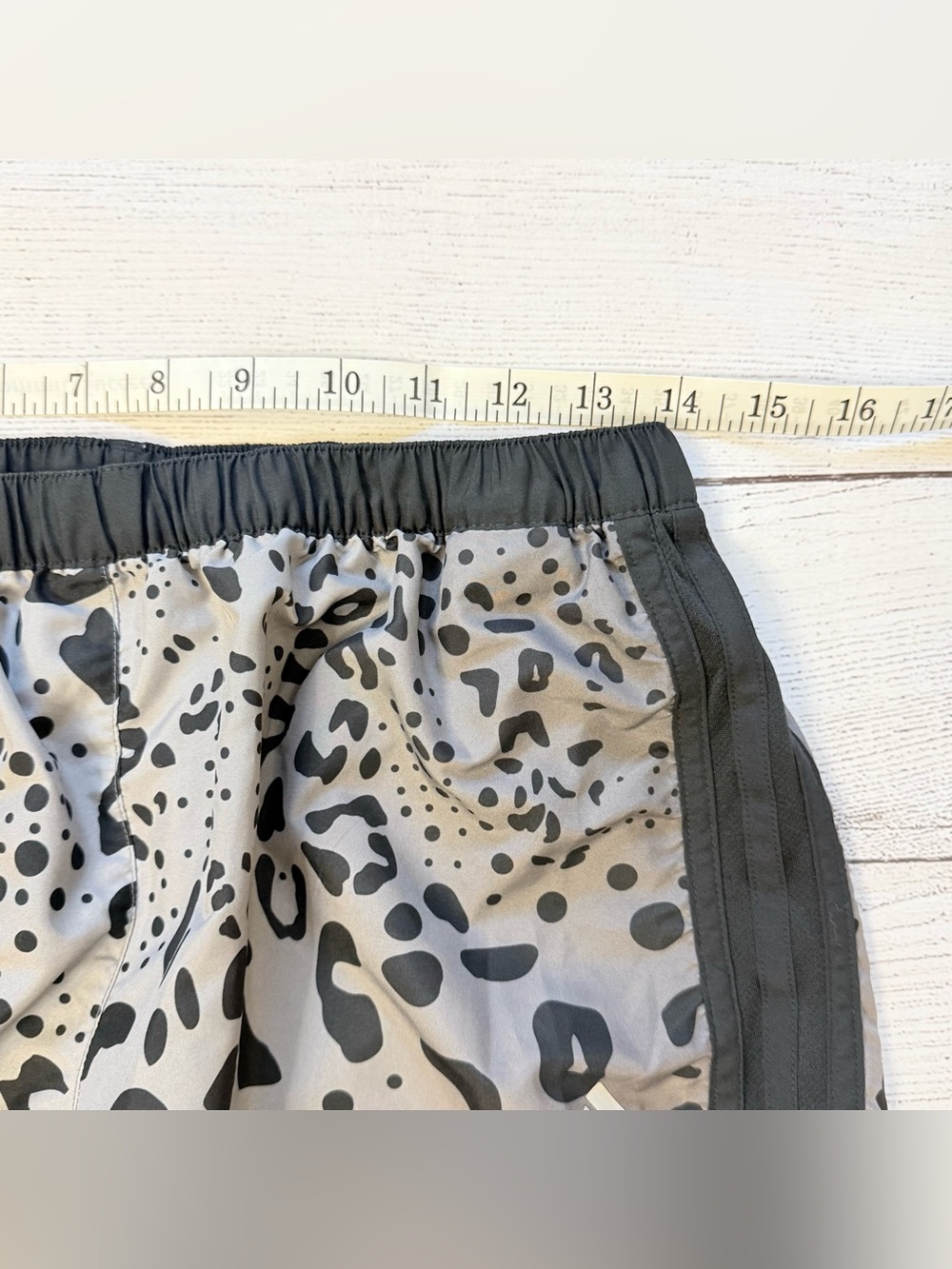 🌾 adidas Women’s Black & Gray Leopard Printed Running Shorts - Picture 5 of 6